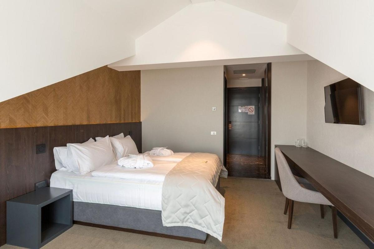 Hotel Crni Vrh Divcibare Phòng bức ảnh
